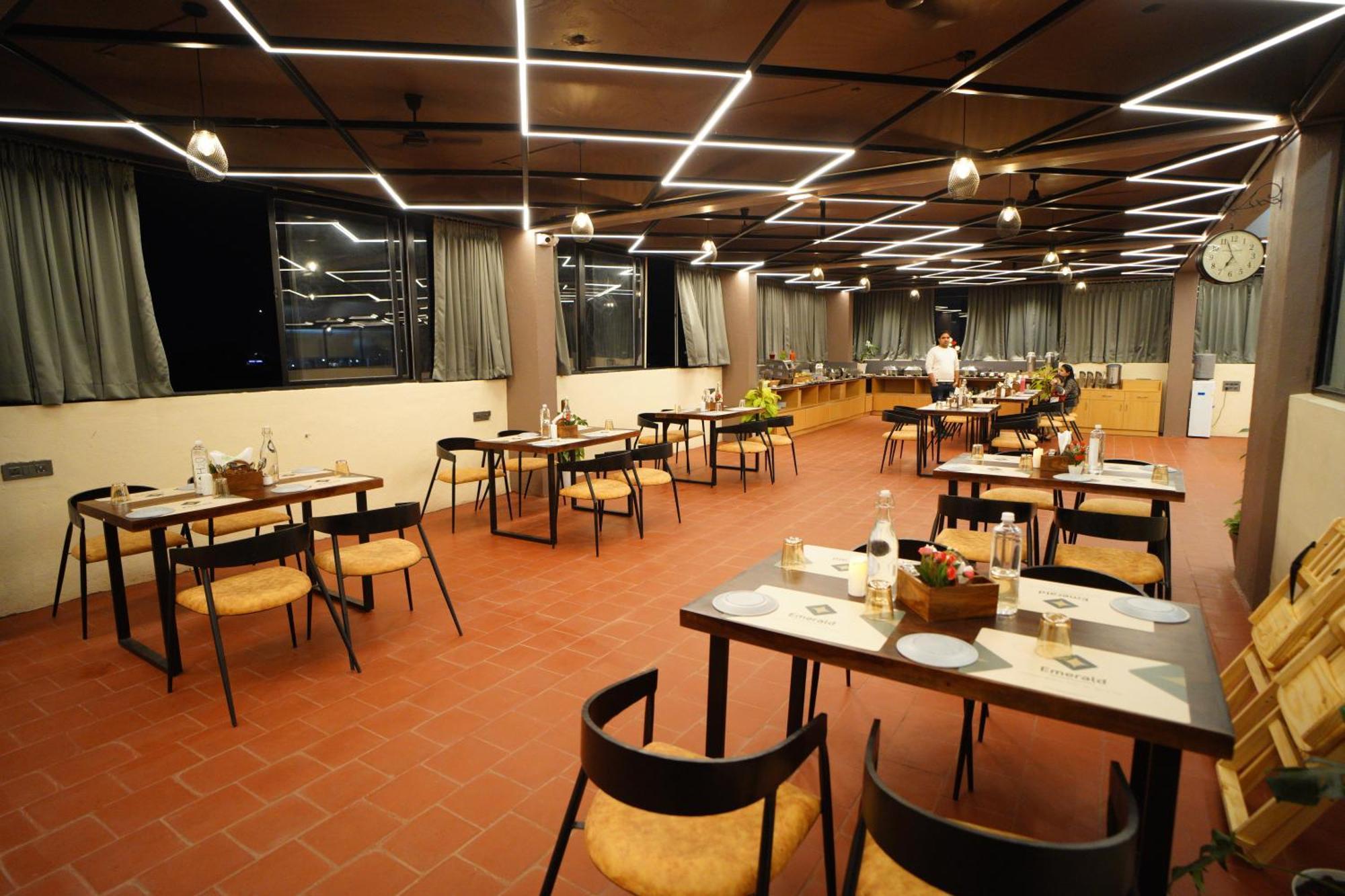 Emerald Urban Comforts Mysore Esterno foto