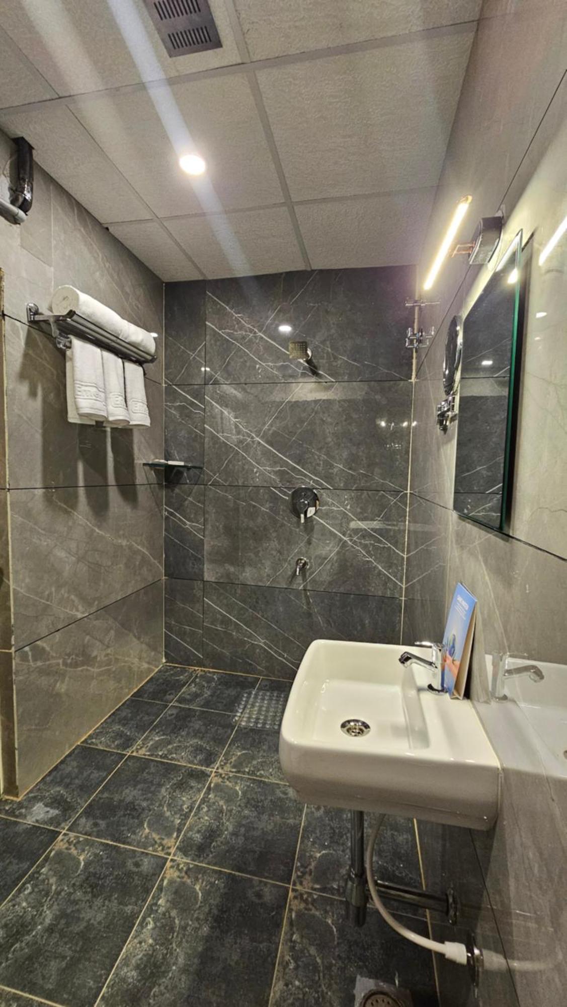 Emerald Urban Comforts Mysore Esterno foto
